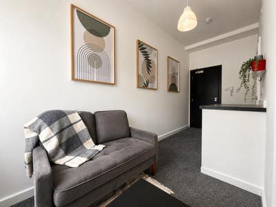 🧡 Brand New En-Suite Rooms | &pound;200 Move-In Voucher Main Photo