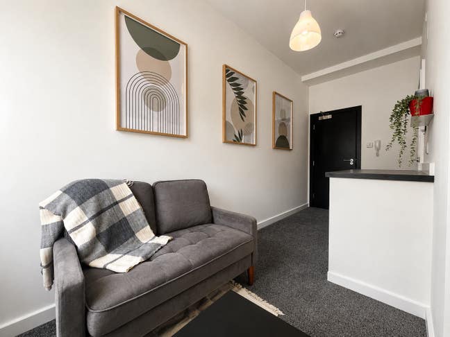 🧡 Brand New En-Suite Rooms | &pound;200 Move-In Voucher Main Photo