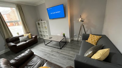 Rooms available in Student house near main campus Main Photo