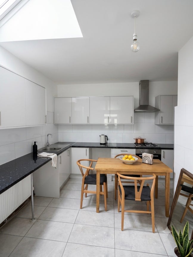 4 Bedrooms Flat In Prime Location Ready To Move In Main Photo