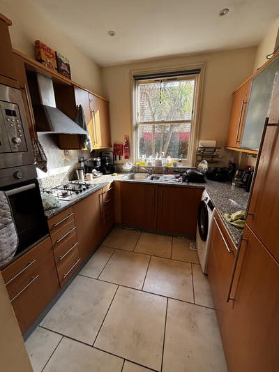 1 double room available in SE1 in female house  Main Photo