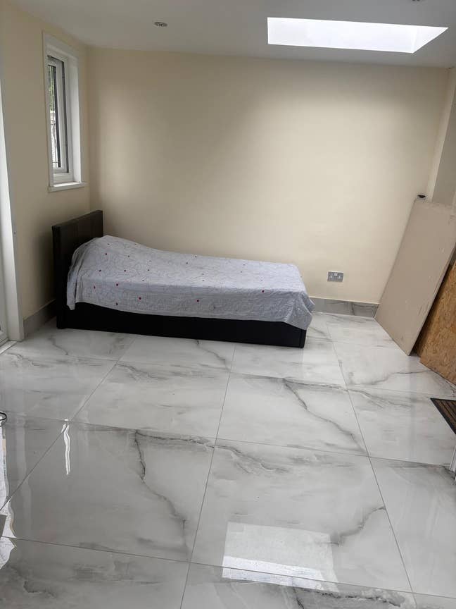 Double Room is available for rent in - IG11 0LQ Main Photo