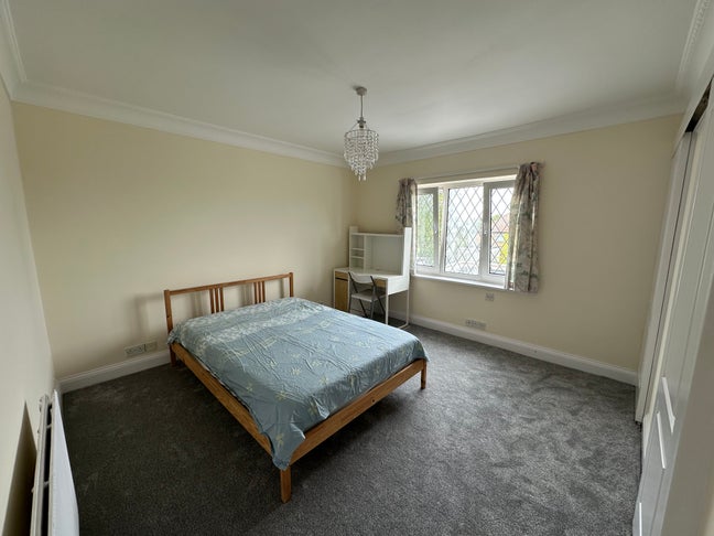 Spacious double room close to station Main Photo