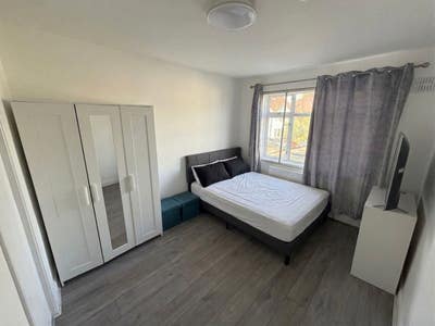 Double Room for rent-TW3 3AL Main Photo