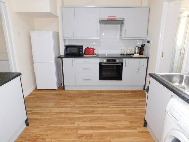 Split Level Room to Rent in Portsmouth Main Photo