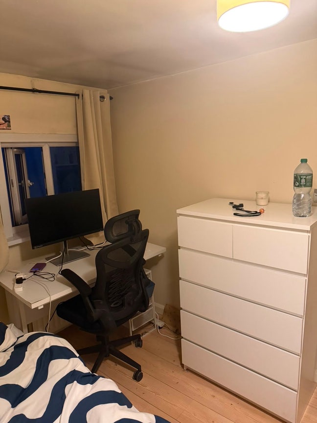 Double room 50m from Clapham North station Main Photo