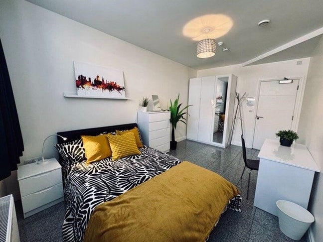 Modern room with bills included - Beeston  Main Photo