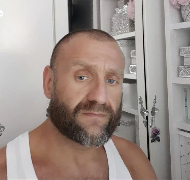 42 year old Male seeks a double room Main Photo