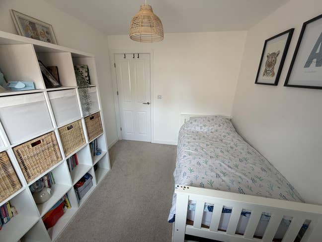 Small double/ single room- bills included Main Photo