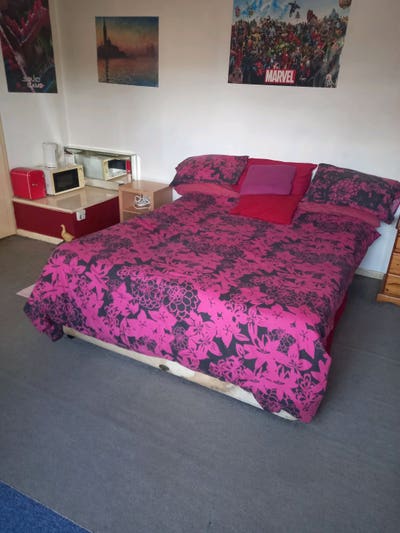 BIG Room in shared 2bed towncentre flat Main Photo