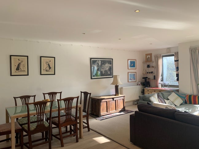 Spacious Battersea Riverside Flat - Room Available Main Photo