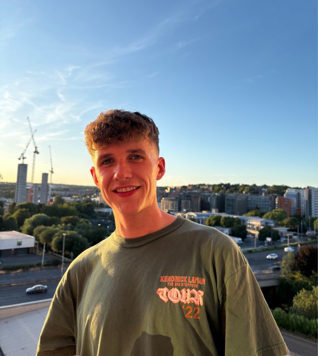 Young professional returning to London :) Main Photo