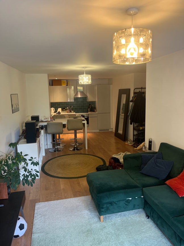 Lovely room in a great area available for August Main Photo