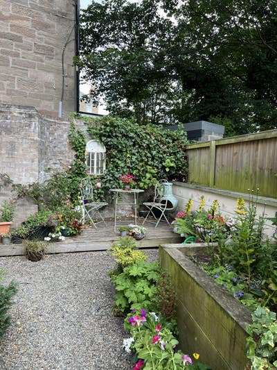 Perth rd flat with garden Main Photo