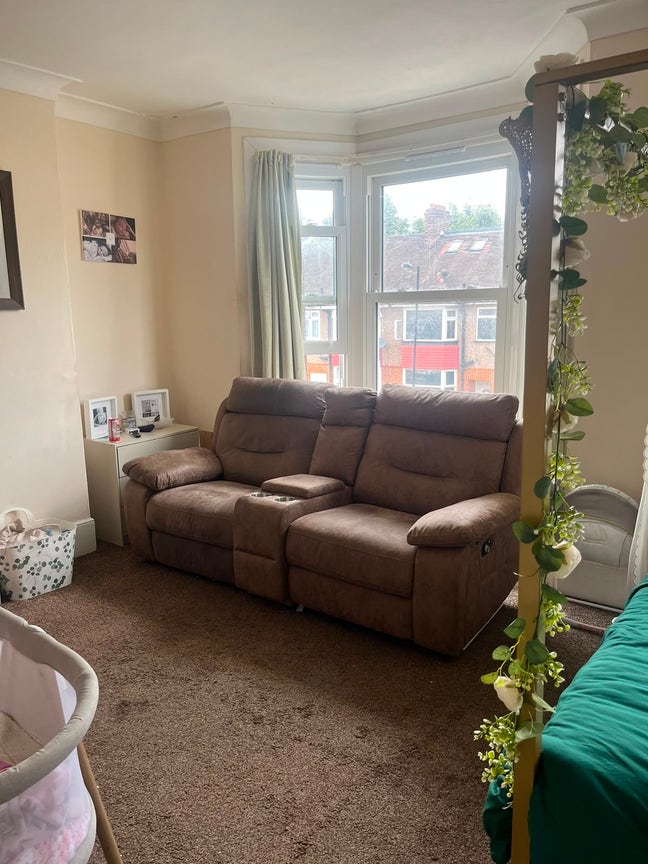 Large double room Main Photo