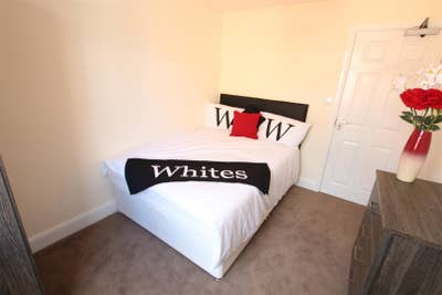 Room Available in NN5 Main Photo