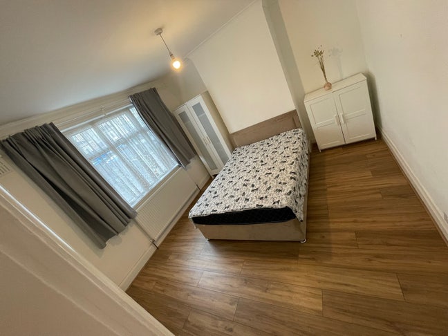 Double room to rent in NW2 Main Photo
