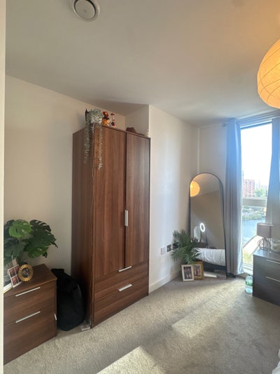 Girly flatmate to move in start of August🙋🏼‍♀️ Main Photo