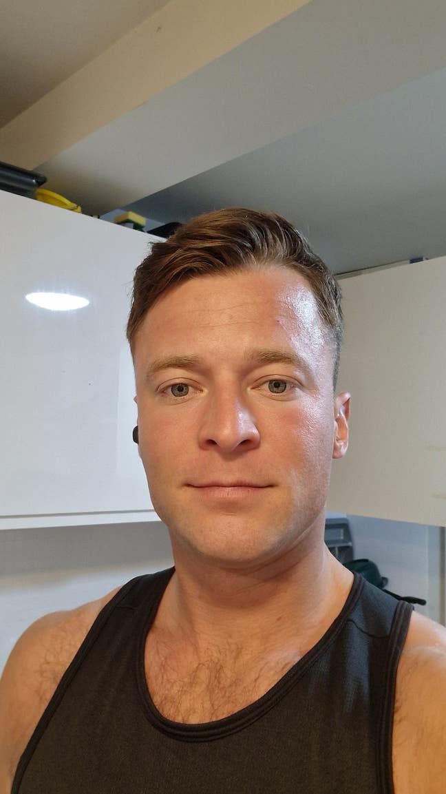 Professional Male seeks a single or double room Main Photo