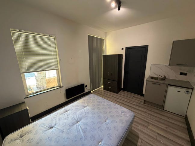 DSS-Studio Flat Available in Catford Lewisham SE6 Main Photo