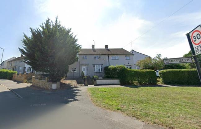 DSS-Studio Flat Available in Romford Havering RM3 Main Photo
