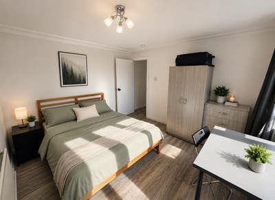 Single & Double Rooms | Couples Welcome |Bow Road Main Photo