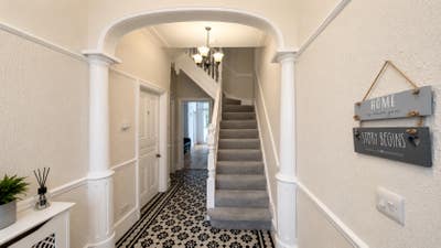 ** Cosey Furnished Ensuite Room In Ealing** Main Photo