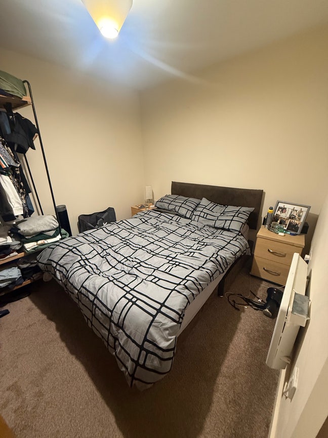 Take over my tenancy - &pound;750-800 all in  Main Photo