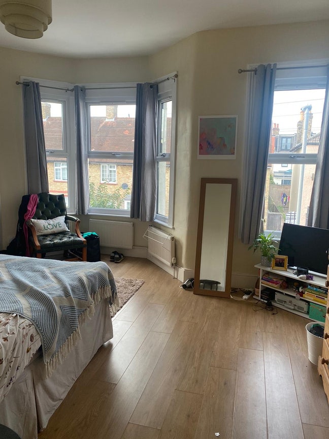 Large double room in Tooting Broadway Main Photo