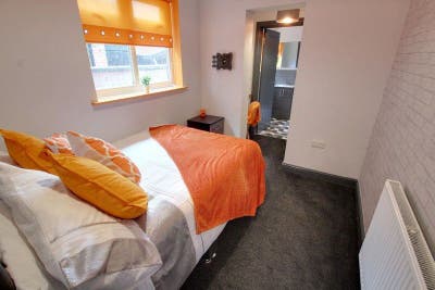 Ensuite Room Available – &pound;630 PCM Main Photo