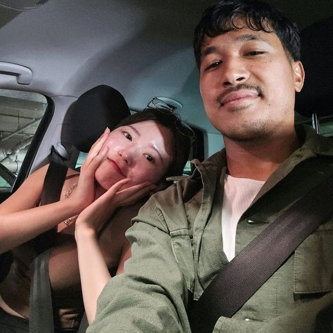Couple seeks double room Main Photo