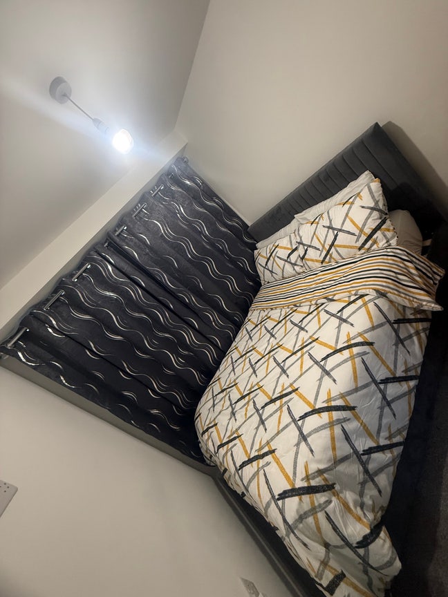Double room in a flatshare Main Photo