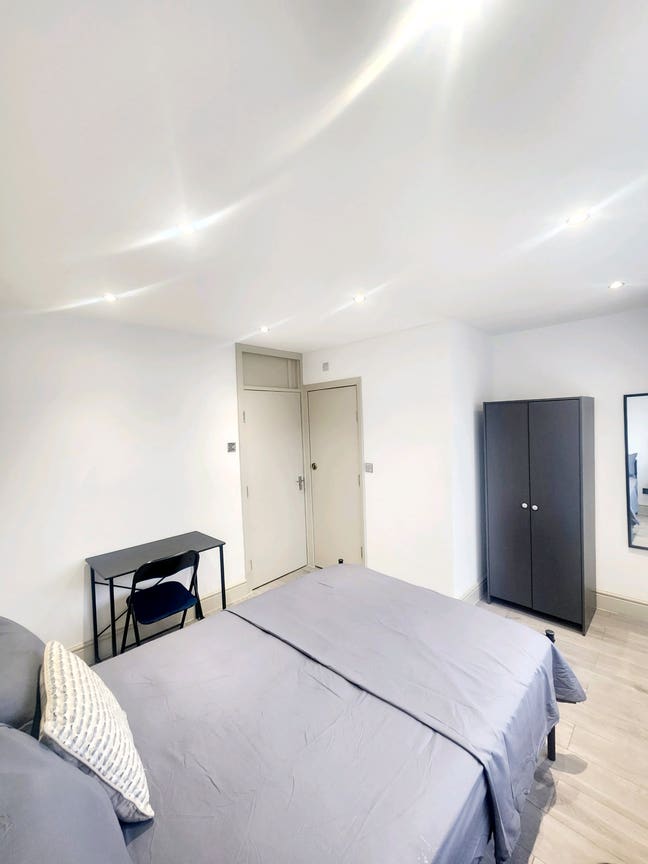  Double ensuite room  *No Deposit* Main Photo