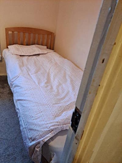 Single room to let Main Photo