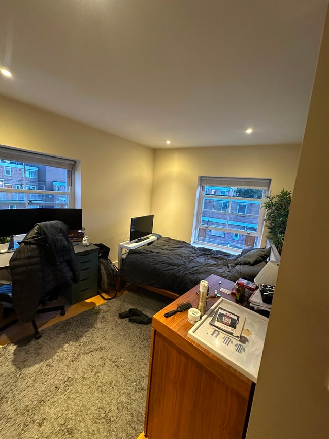 Spacious double room in Mile End Main Photo