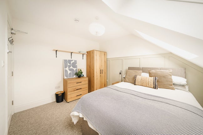 All Bills Included - Newly Refurbished Main Photo
