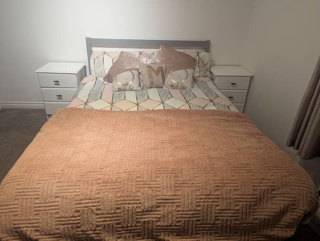 1 room available for single person  Main Photo