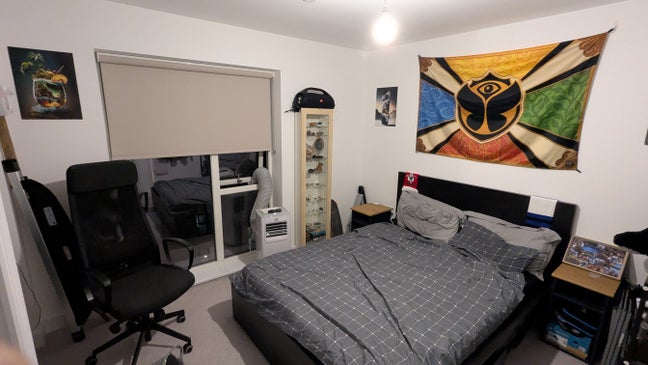 En-suite double room in modern 2-bed flat Main Photo