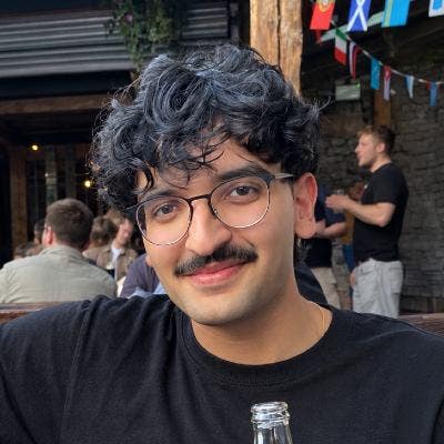 Hi! I’m moving from Ireland to London for a... Main Photo