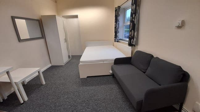 Studio flat  Main Photo