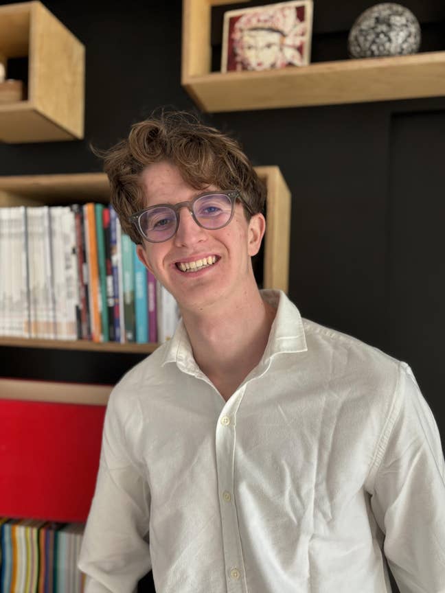 International business student looking for a ... Main Photo