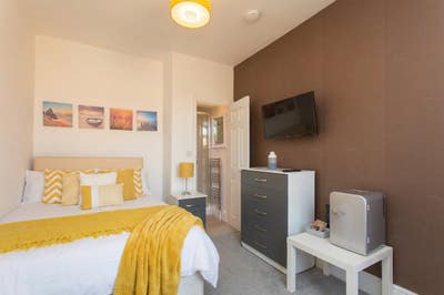 All ensuite @ 26 Westminster Main Photo