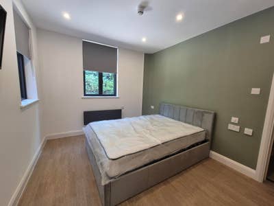 LARGE En-Suite Rooms Close to YDH & Leonardos Main Photo