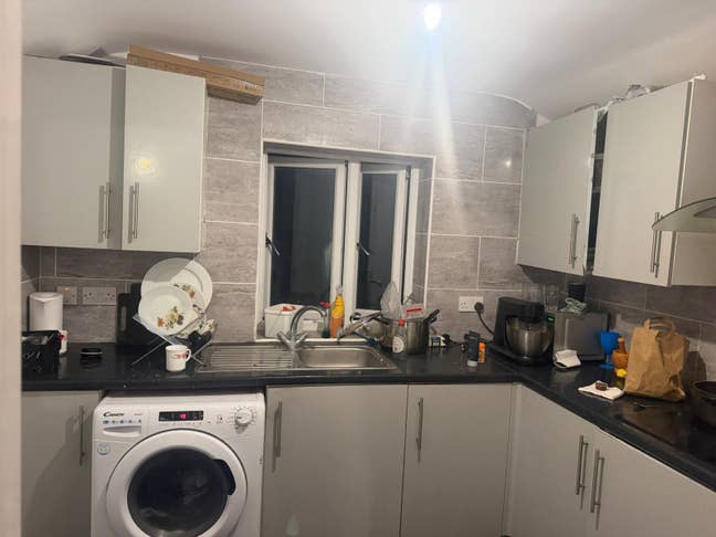 Single Room for Rent in Apartment/Flat Main Photo