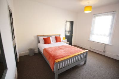 💡 Fully Furnished Ensuite - &pound;50 off on Every Month Main Photo