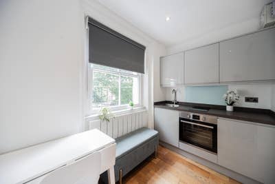 Split Level Studio - Wi-Fi & Water Included Main Photo