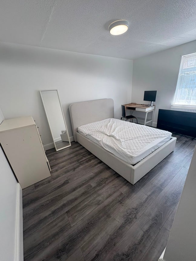 Large double room, SE12 Main Photo