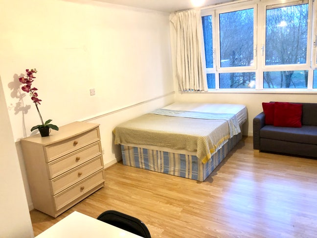 Very Nice Double Bedroom- Kennington/ Elephant & C Main Photo
