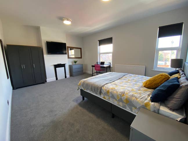 Two Huge Modern Double Executive Rooms Main Photo