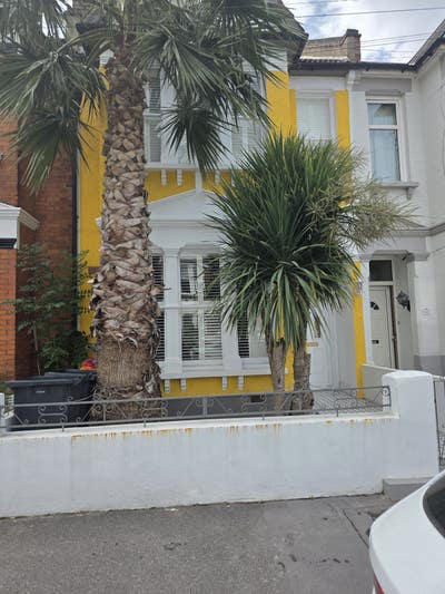 Extra large double room available..near transport  Main Photo